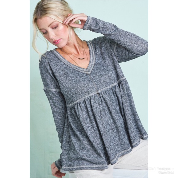 Tops - ❤️LAST 2! V Neck Raw Edge Stitch Soft Babydoll Tee